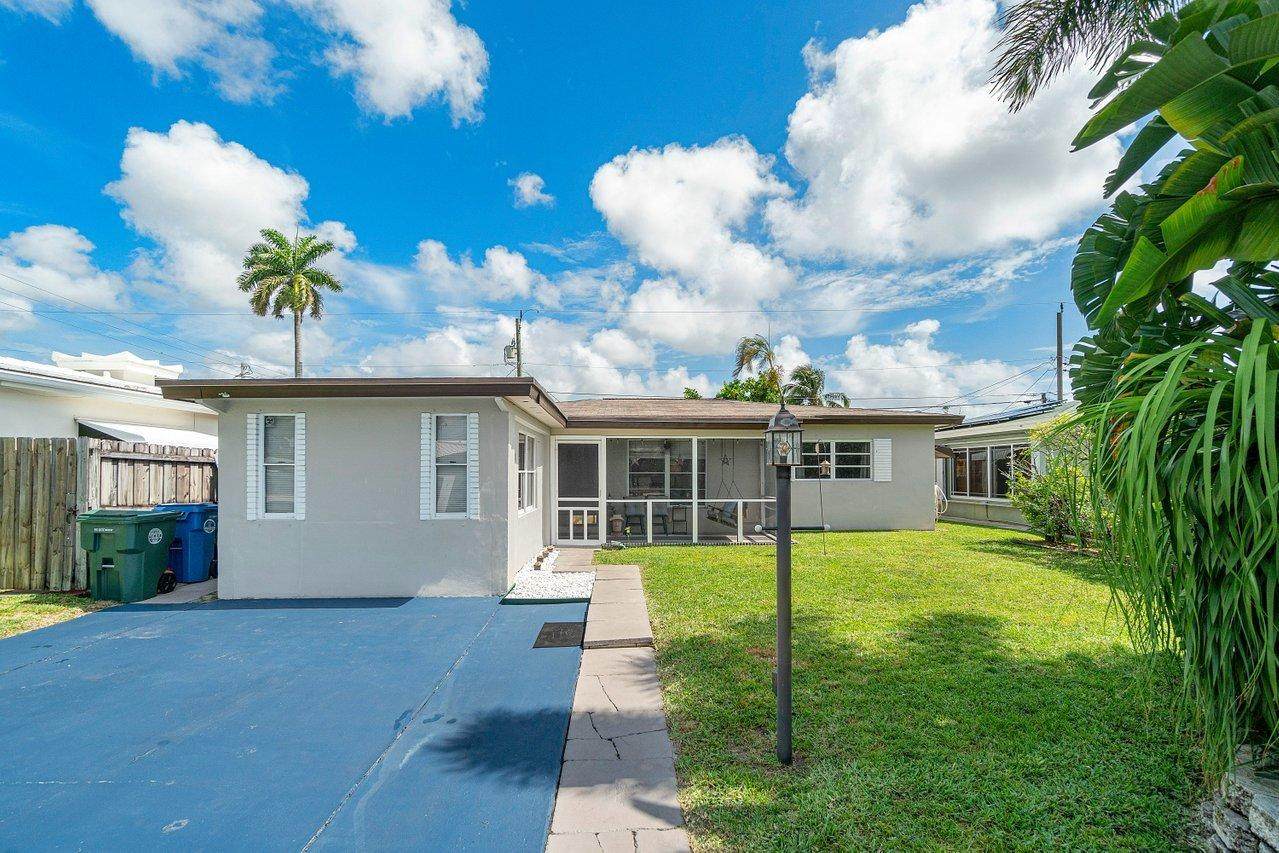 261 48 Street - Photo 1