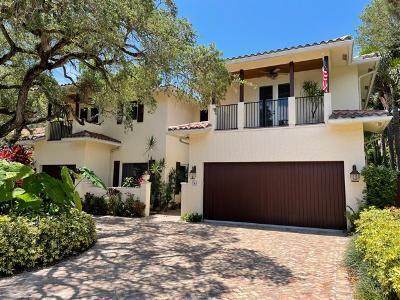 744 Periwinkle Street - Photo 1