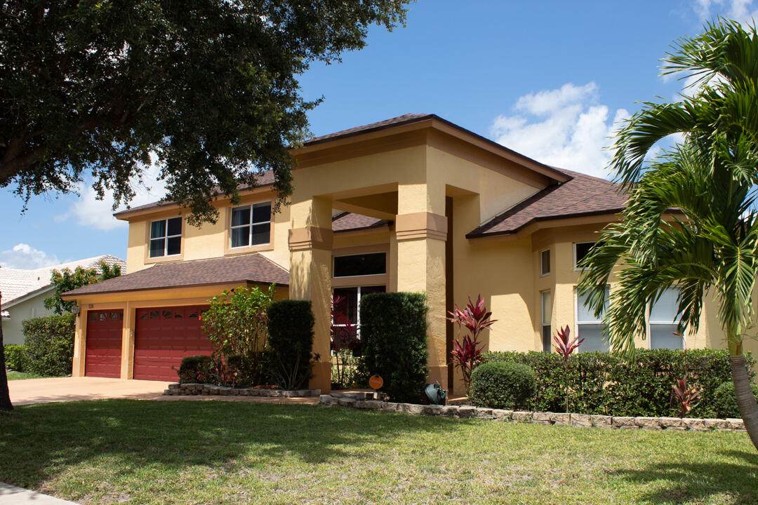 128 Monterey Way - Photo 1