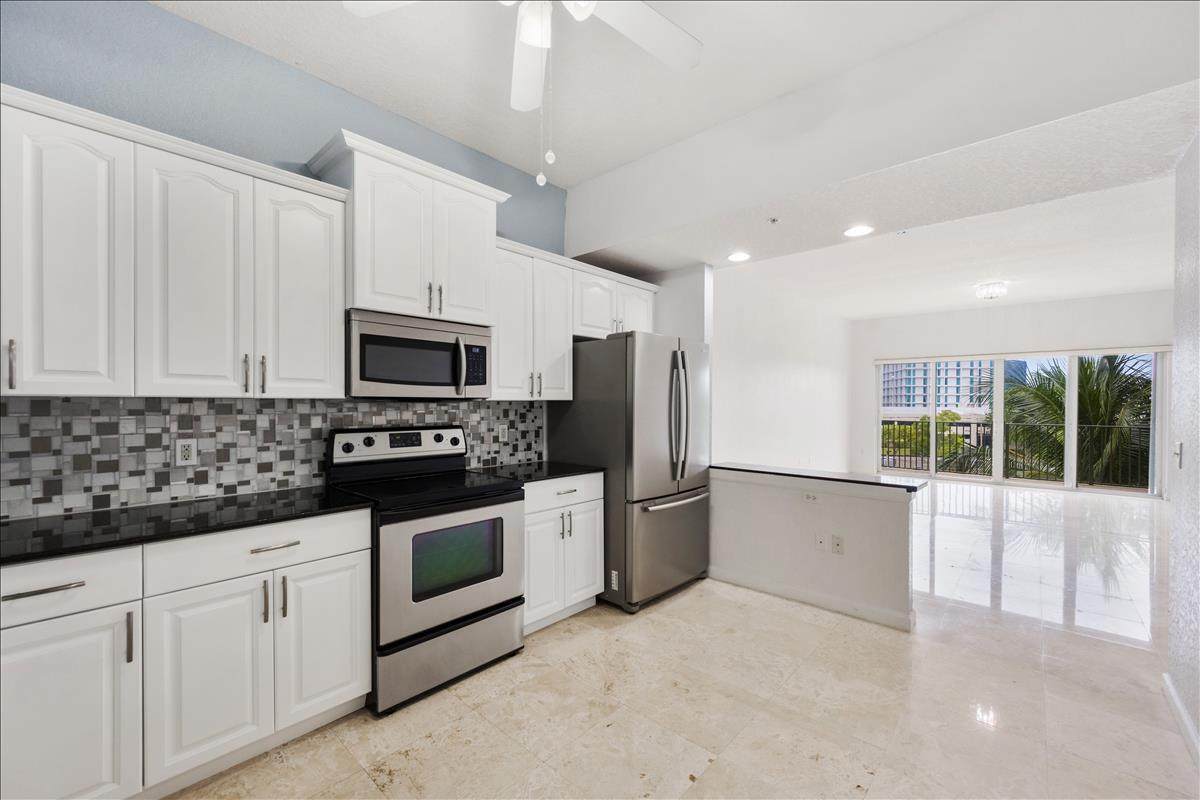 1650 Presidential Way - Photo 1