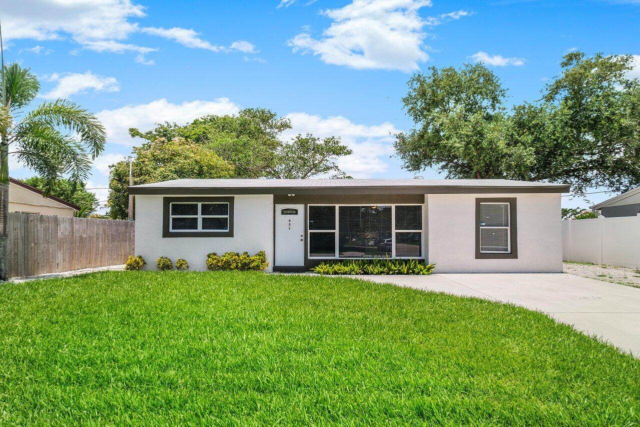 431 Seminole Drive - Photo 1