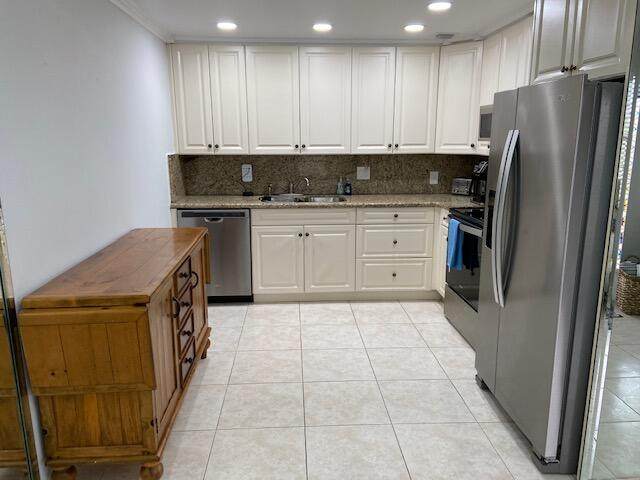 3051 Newcastle C - Photo 1