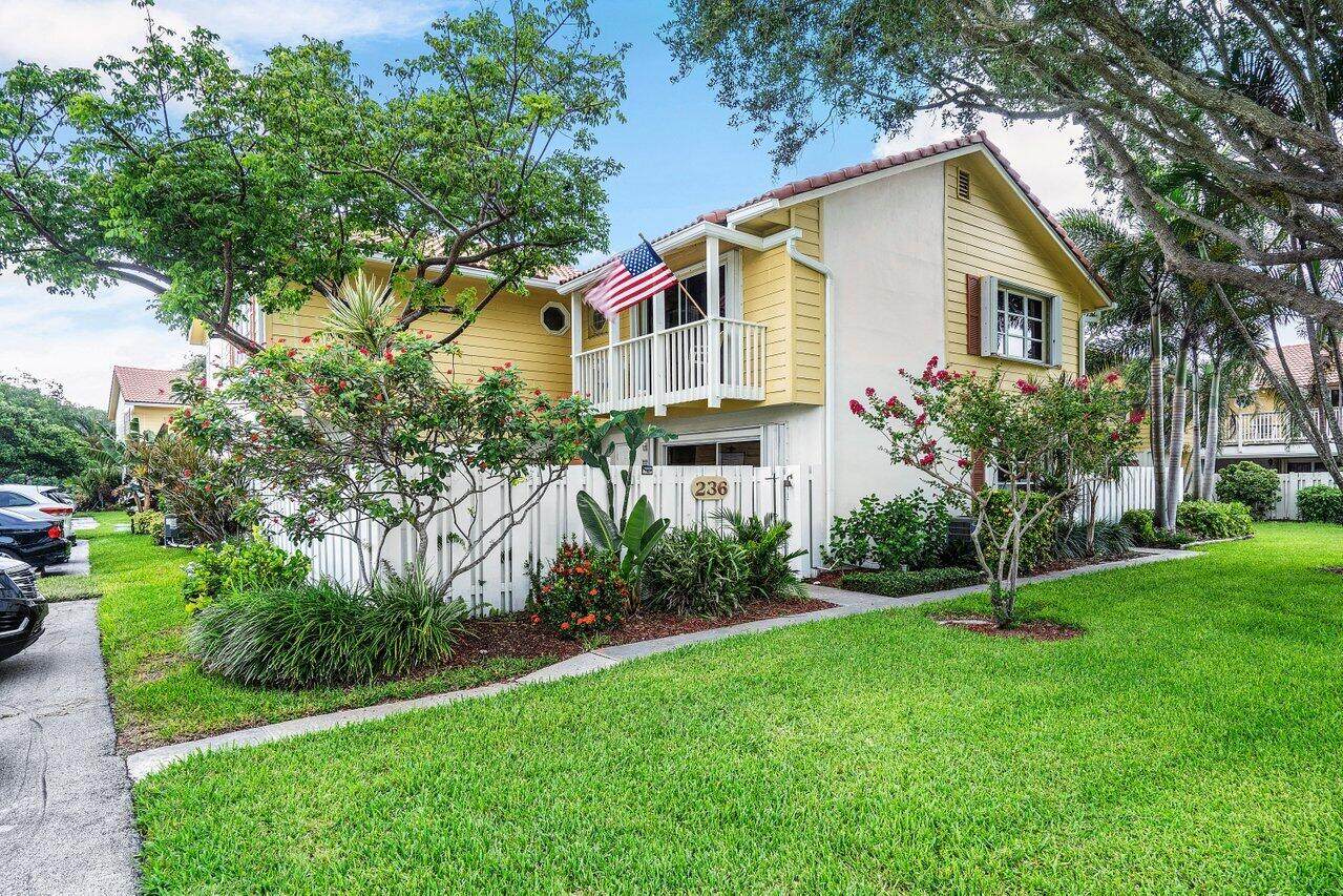 236 Seabreeze Circle - Photo 1