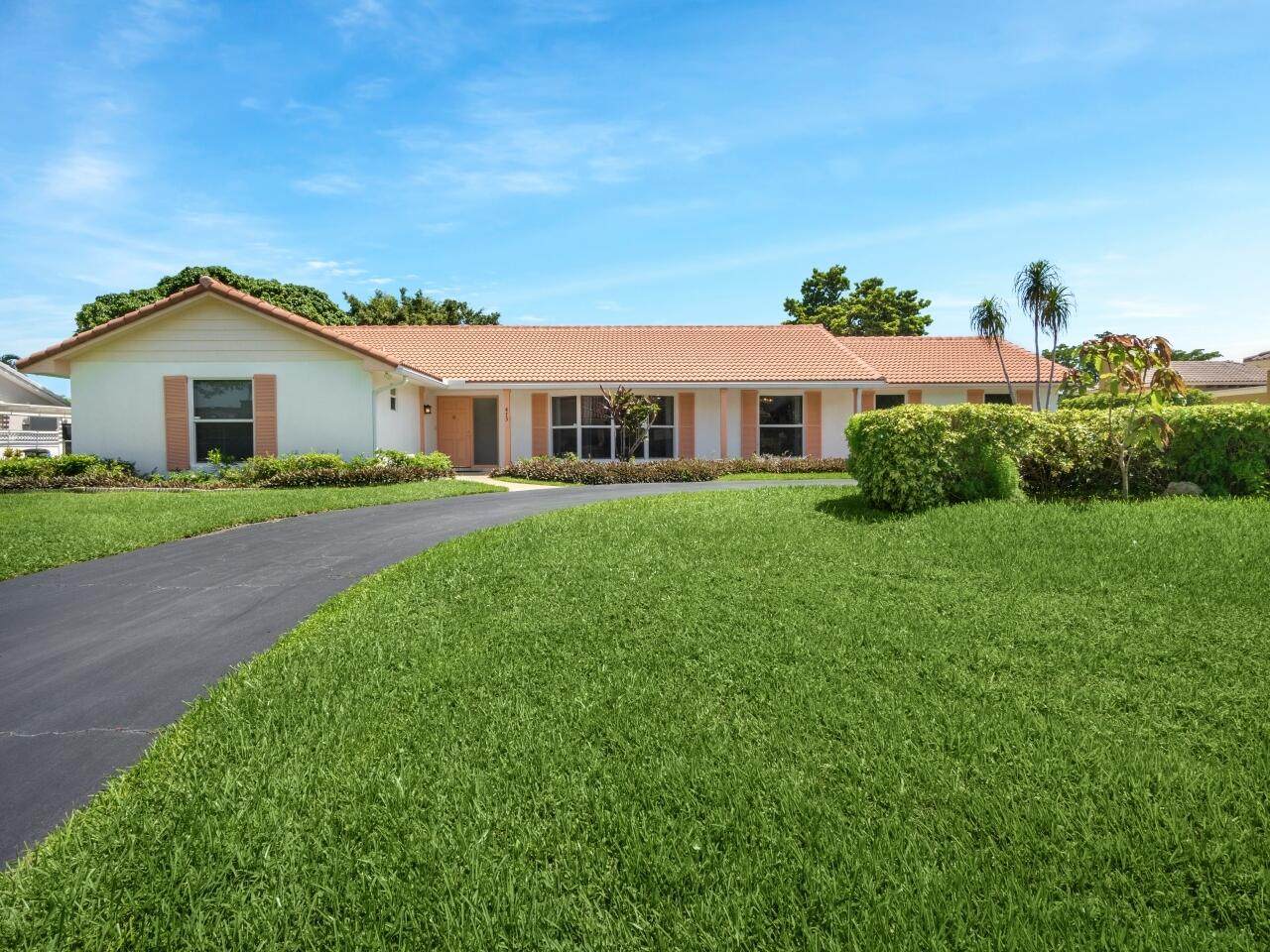 473 Country Club Drive - Photo 1
