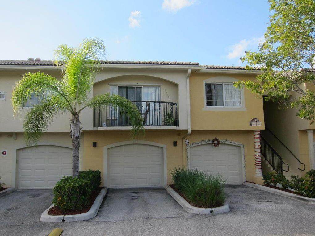 1600 Crestwood Court - Photo 1