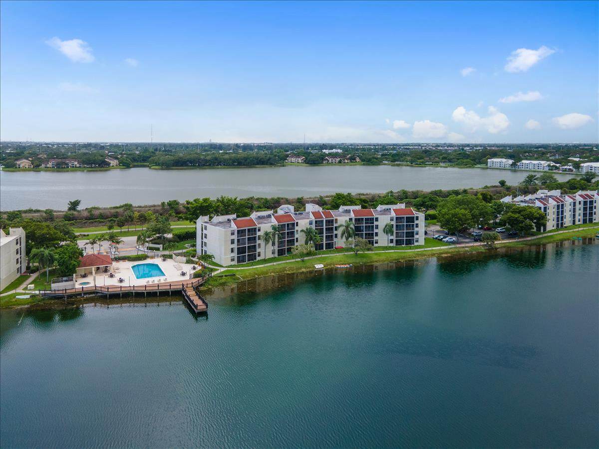 114 Lake Emerald Drive - Photo 1