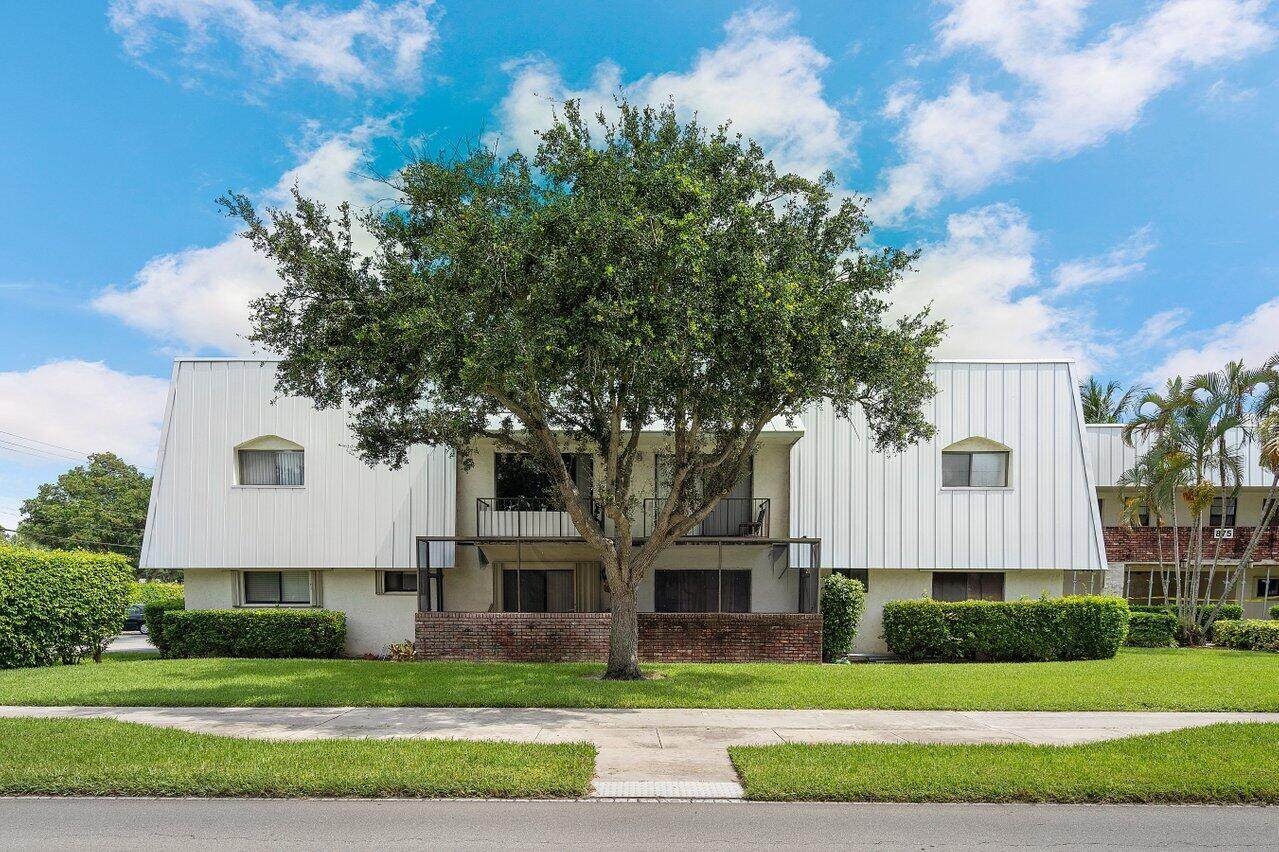 875 13th Street - Photo 1