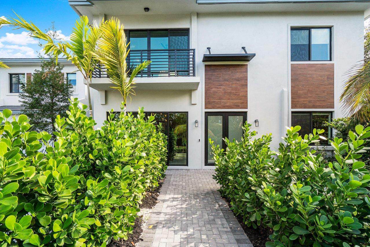 2211 Florida Boulevard - Photo 1