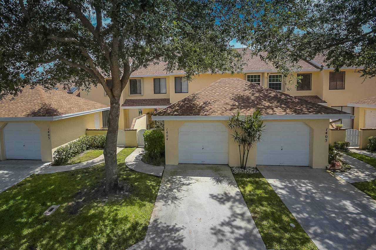 1404 Maplewood Drive - Photo 1