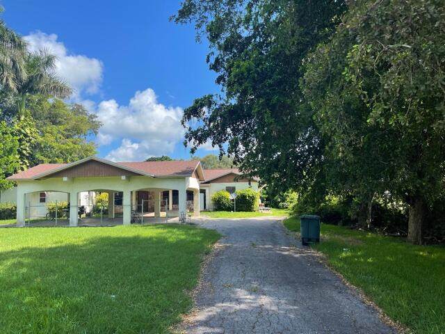 1241 Avenue D Avenue - Photo 1