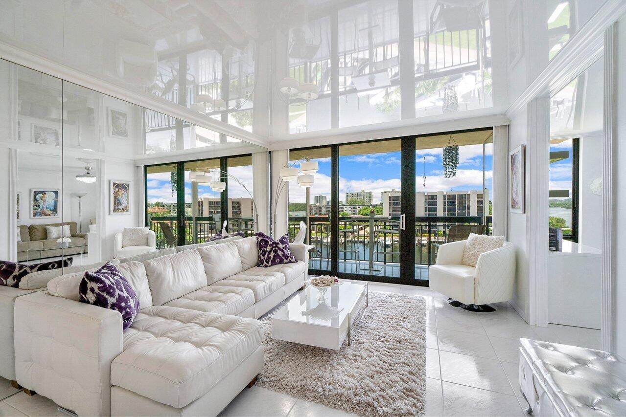 2707 Ocean Boulevard - Photo 1