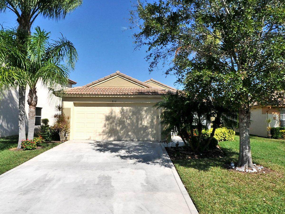 816 Greenwich Court - Photo 1