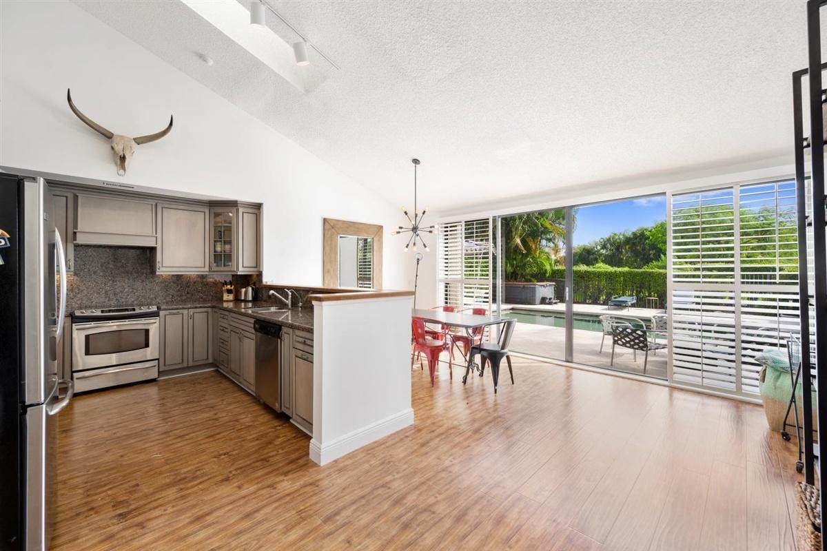 2592 Sheltingham Drive - Photo 1