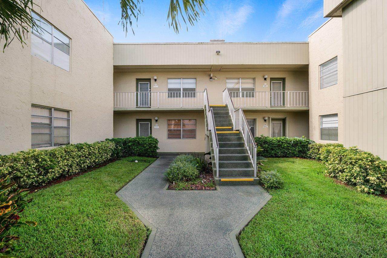 715 Flanders - Photo 1