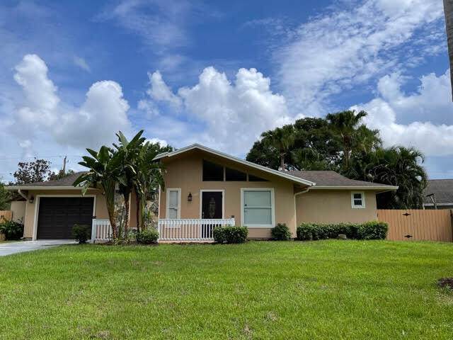 1465 Wellington Avenue - Photo 1