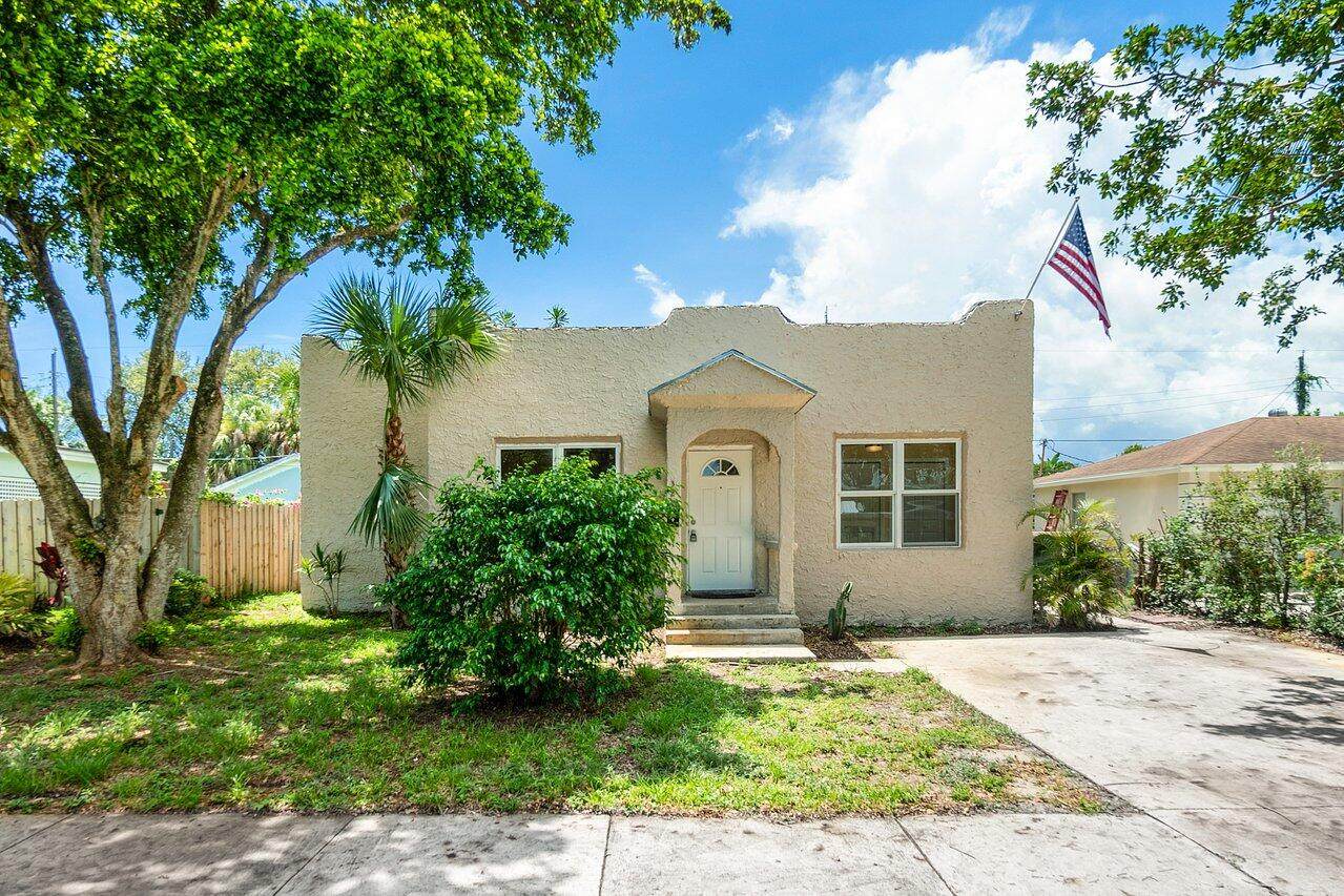 320 Foresteria Drive - Photo 1