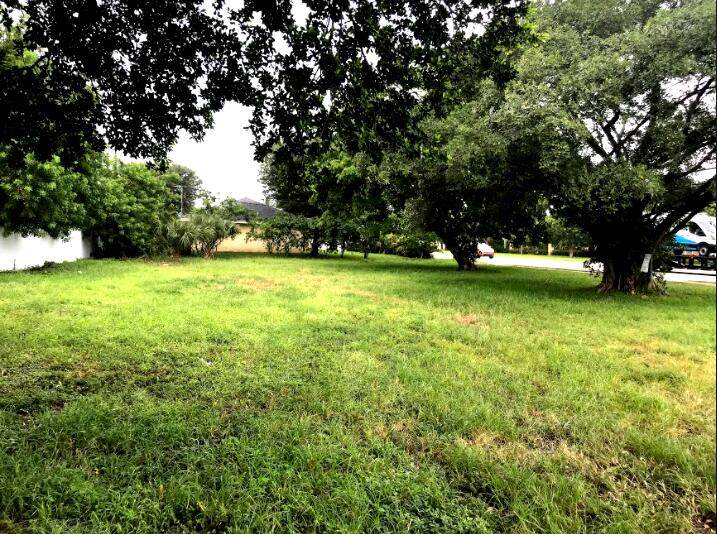 2806 10th Avenue - Photo 1