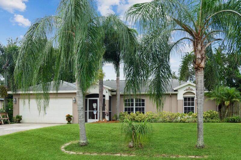 1174 Gastador Avenue - Photo 1