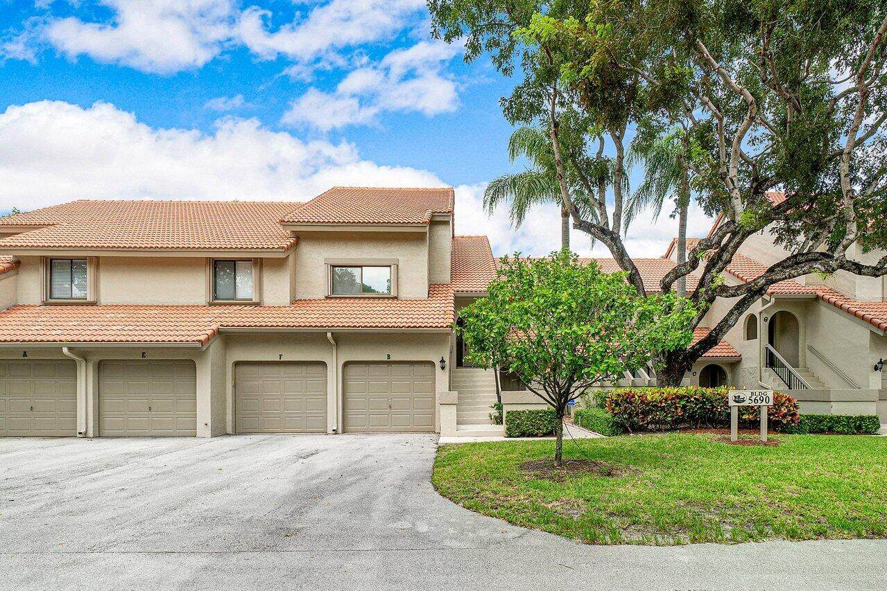5690 Coach House Circle - Photo 1