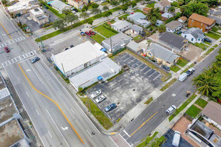 5501 Broadway - Photo 1