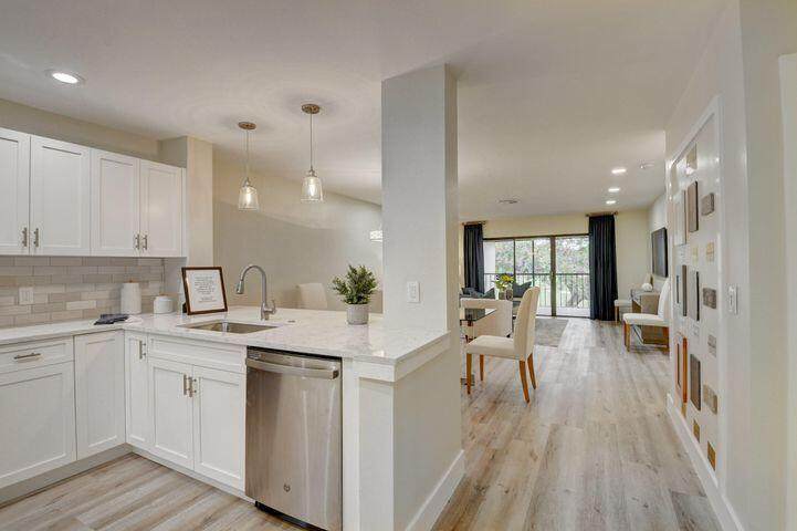 24 Southport Lane - Photo 1