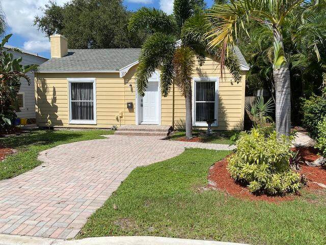1021 Palmway - Photo 1