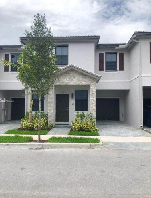 1638 28th Street - Photo 1