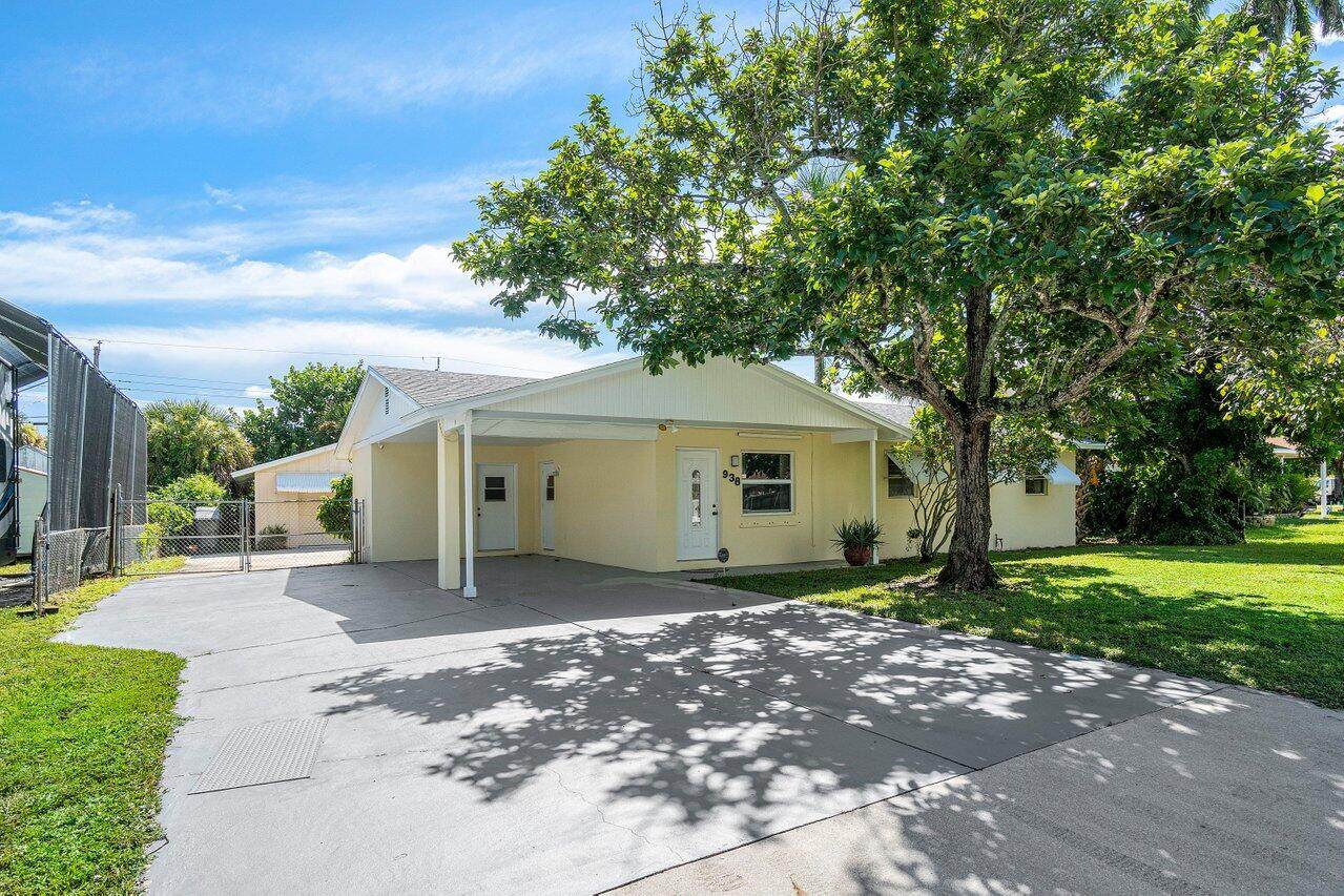 938 Saint George Street - Photo 1