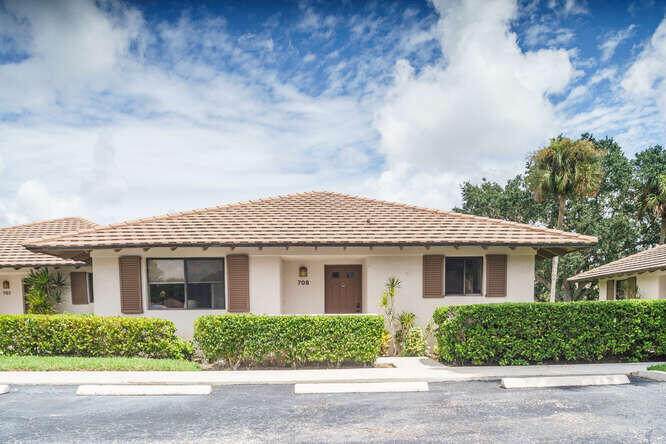 708 Club Drive - Photo 1