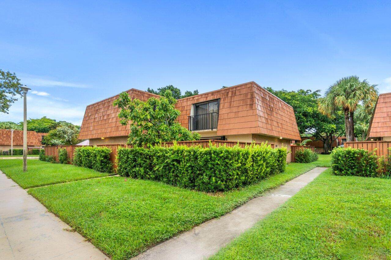 304 Live Oak Lane - Photo 1