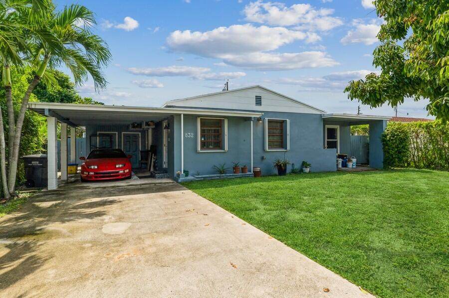 832 Fernwood Drive - Photo 1