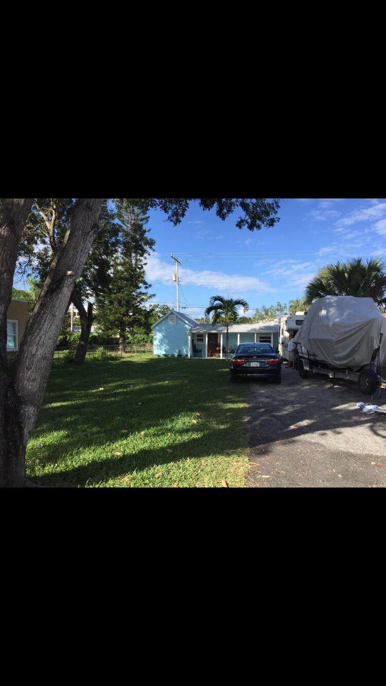 933 Alamanda Road - Photo 1