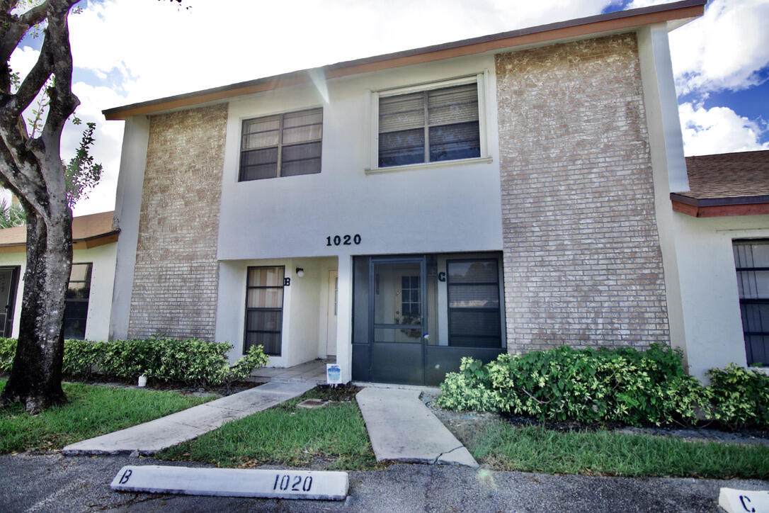 1020 Parkside Green Drive - Photo 1