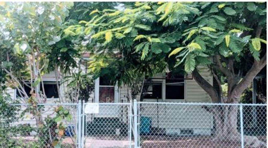 718 44th Street - Photo 1
