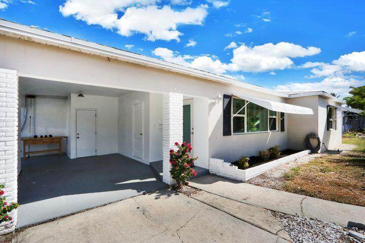 222 Columbia Drive - Photo 1