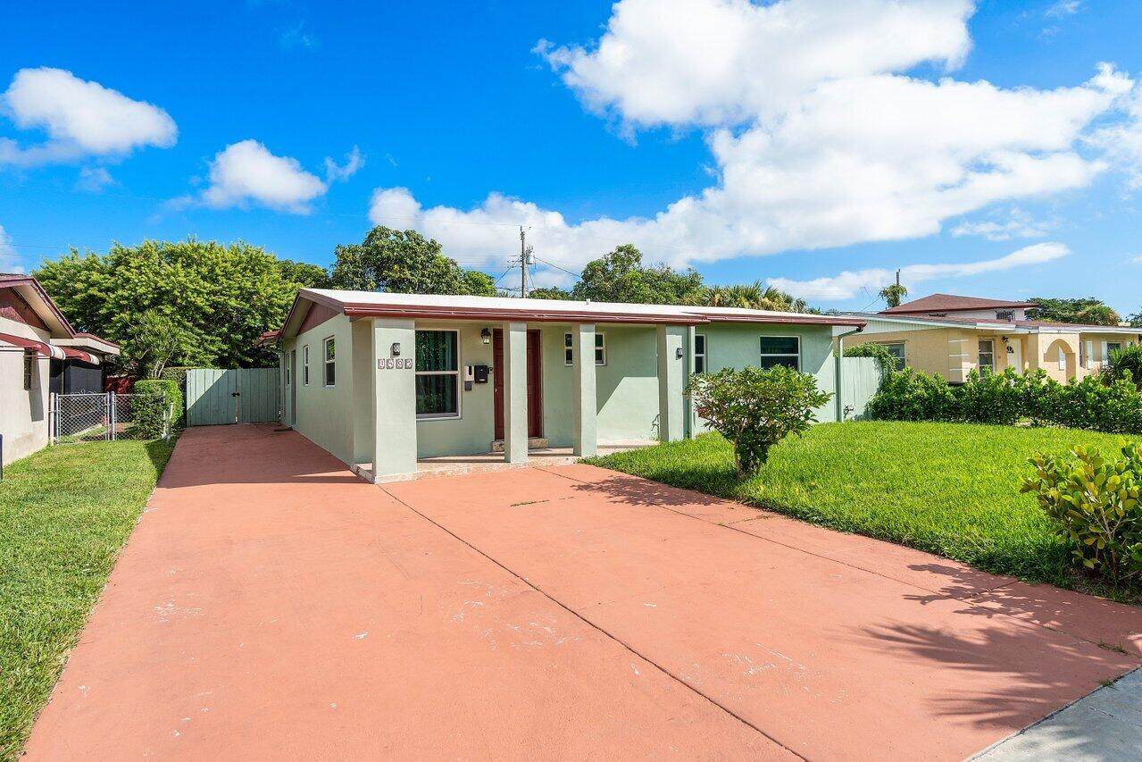 1405 8th Street - Photo 1