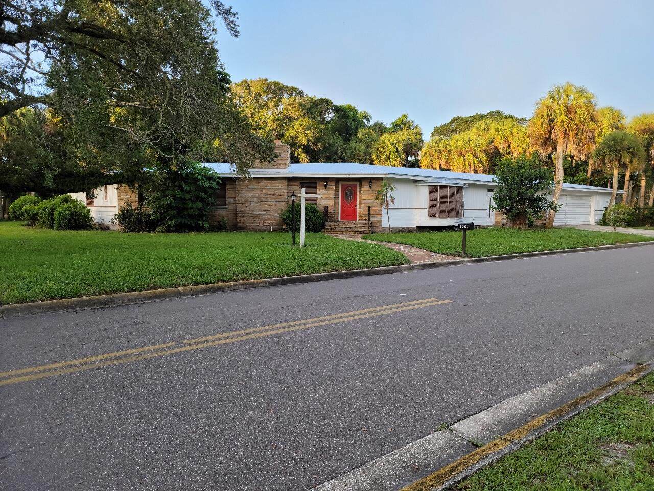 1001 11th Street - Photo 1