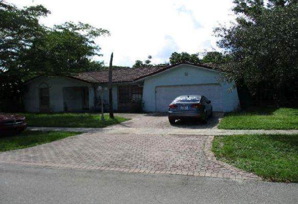 842 Plantation Circle - Photo 1