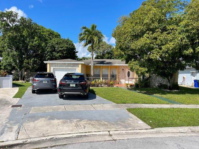 5380 10th Street - Photo 1