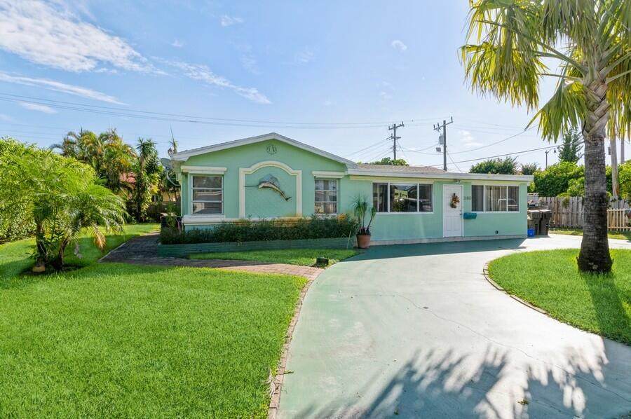 380 Linda Lane - Photo 1