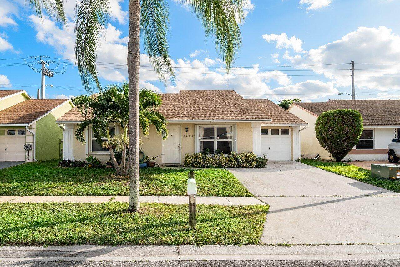 5273 Blueberry Hill Avenue - Photo 1