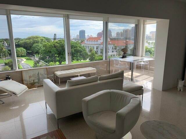 44 Cocoanut Row - Photo 1