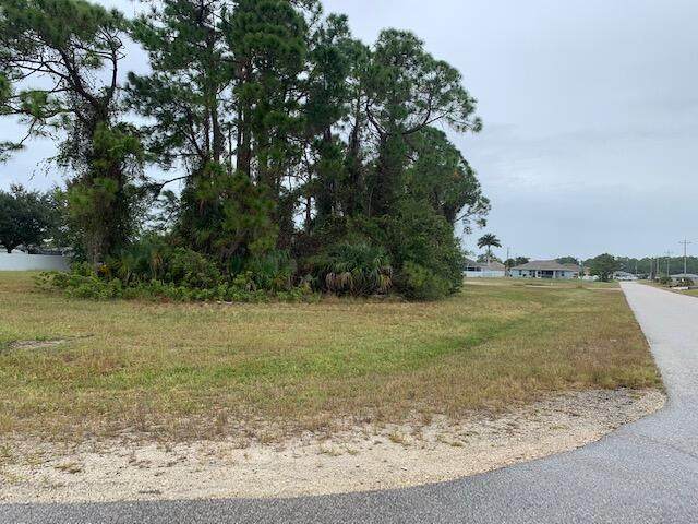 1129 33rd Street - Photo 1
