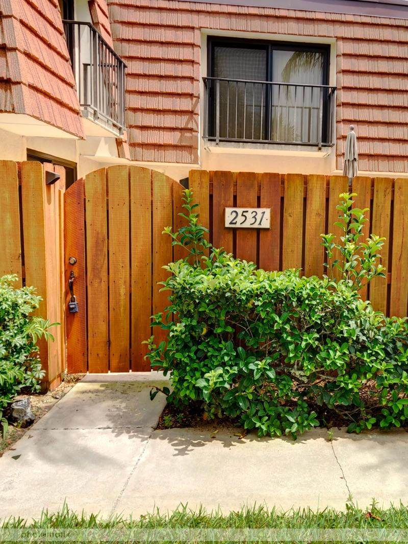 2531 25th Court - Photo 1