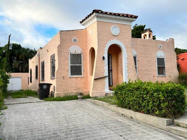 610 Park Place - Photo 1