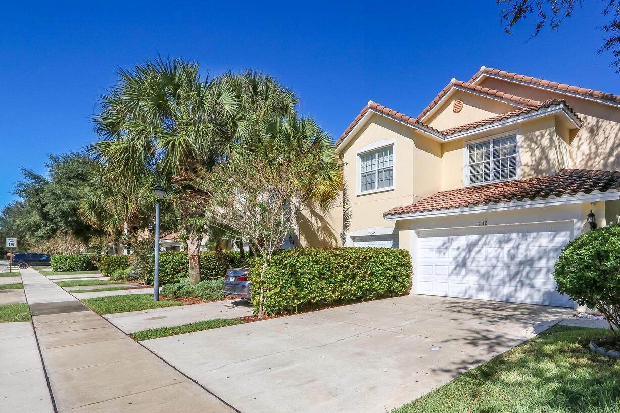 1046 Pinewood Lake Court - Photo 1