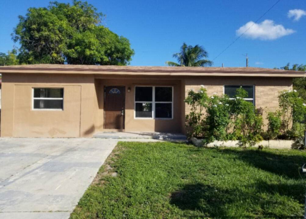 1030 C Street - Photo 1