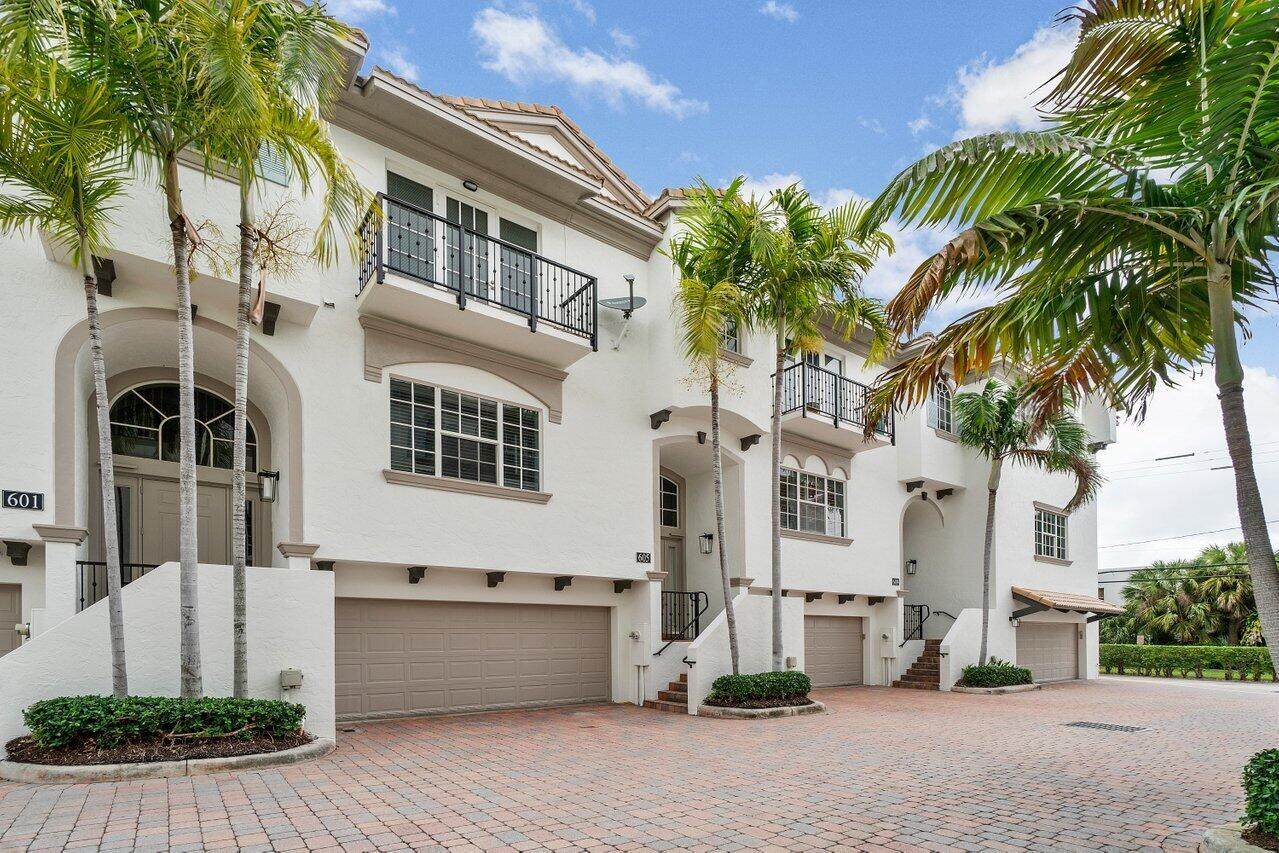 605 Renaissance Way - Photo 1