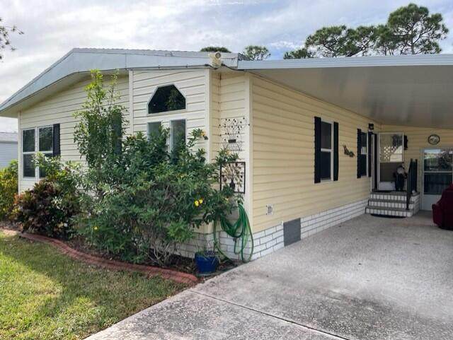 207 Sandy Bottom Place - Photo 1