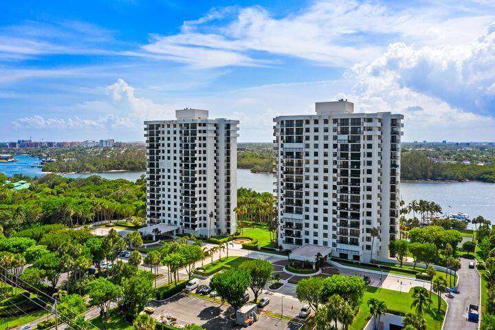 2001 Ocean 305 Boulevard - Photo 1